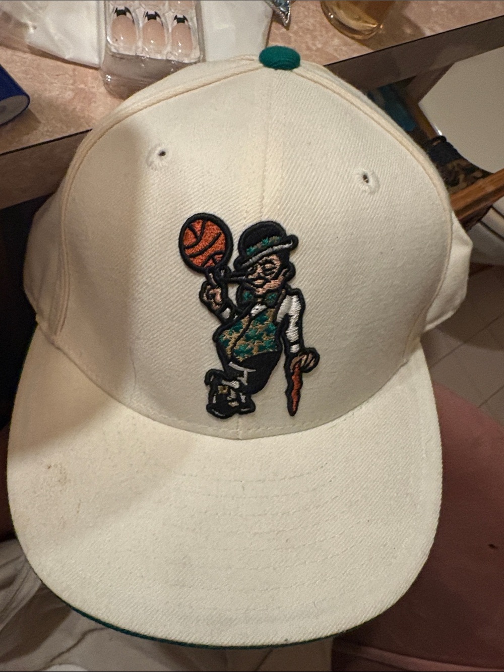 Boston Celtics. Sz 7-5/8 (large) Hat; Hardwood Classics; Cream w green accent